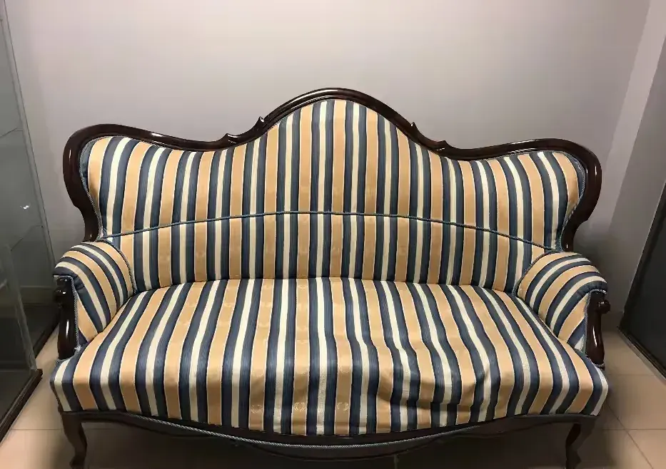 Antyk Ludwik Filip, kanapa — praca twórcy Roman na Freshwall Marketplace