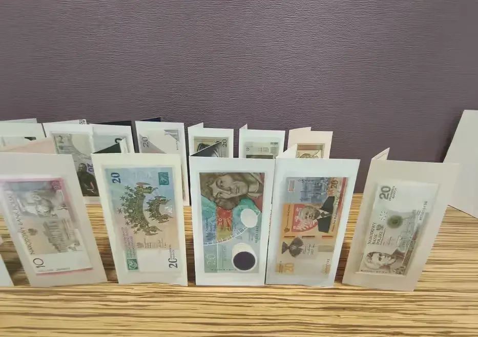 Cała kolekcja banknotów kolekcjonerskich NBP 17 sztuk stan menniczy — praca twórcy Wiktor na Freshwall Marketplace