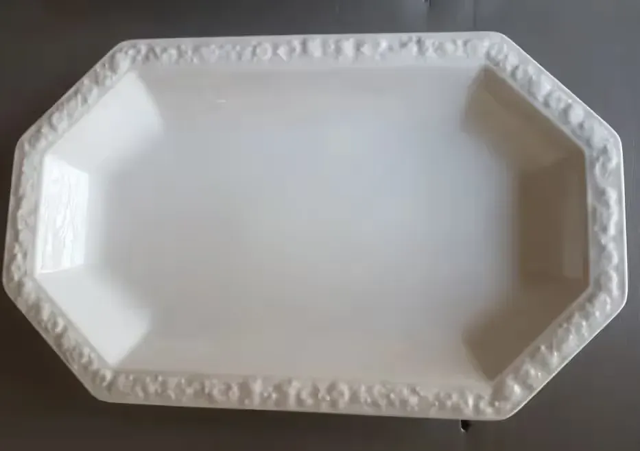 Dwa półmiski Rosenthala — praca twórcy Ela na Freshwall Marketplace