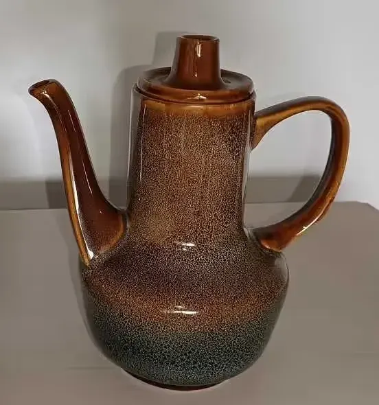 Dzbanek porcelit Mirostowice proj. Adam Sadulski fason: Agat — praca twórcy Paula na Freshwall Marketplace