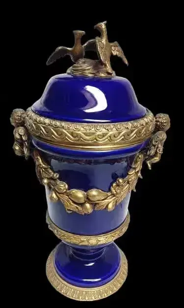 Ekskluzywna szkatuła amfora brąz porcelana. Niespotykana kolorystka!! — praca twórcy Przemek na Freshwall Marketplace