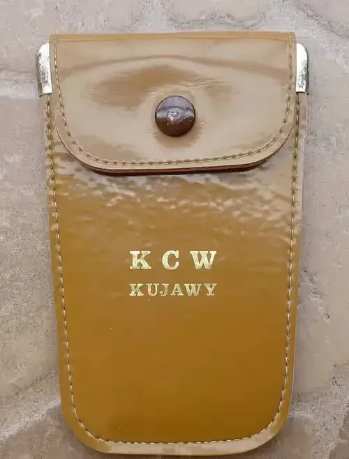 etui - Kombinat Cementowo-Wapienniczy „Kujawy” w Bielawach - 80-te — praca twórcy Aleksander na Freshwall Marketplace