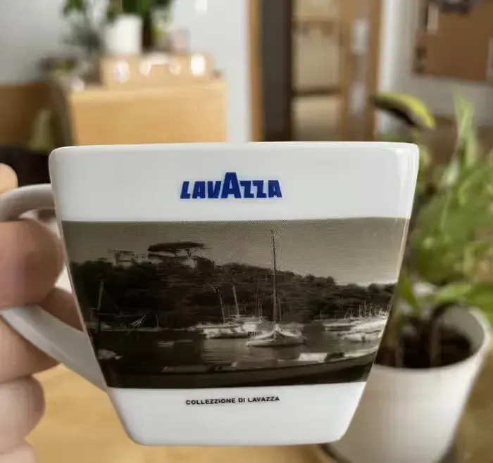 Filiżanka LAVAZZA kolekcjonerska — praca twórcy Jakub na Freshwall Marketplace