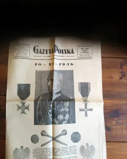 Gazeta Polska z 1936 roku — praca twórcy Wojtek LJUBOMIR na Freshwall Marketplace