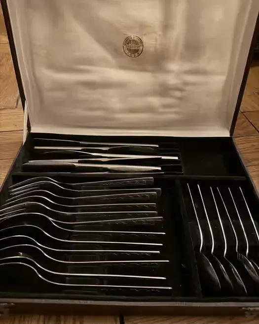 Gerlach Poland Stainless PRL wzór Róża – komplet sztućców w oryginalnej kasecie ZSRR / vintage — praca twórcy Juli na Freshwall Marketplace