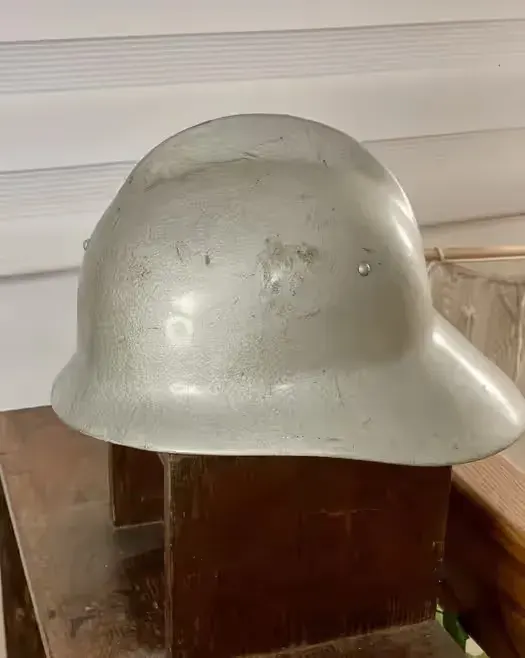 Kask strażacki straż pożarna ogniowa PRL zabytek vintage — praca twórcy Ja.nóż na Freshwall Marketplace