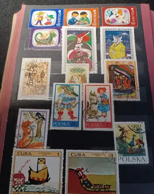 Klaser ze znaczkami PRL 18 str. + gratis — praca twórcy Agnieszka na Freshwall Marketplace