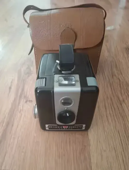 Kodak Brownie Hawkeye                     . — praca twórcy Jurek na Freshwall Marketplace