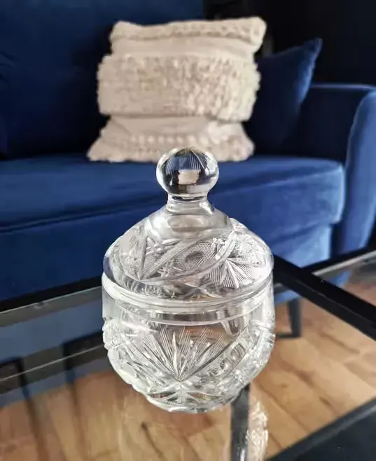 Kryształowa bomboniera cukiernica vintage PRL — praca twórcy Anna na Freshwall Marketplace