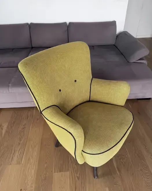 PILNIE Sprzedam Kultowy fotel PRL „uszak” odrestaurowany — praca twórcy Tomek na Freshwall Marketplace
