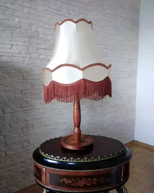 Lampa drewniana stołowa retro true vintage PRL abażur — praca twórcy Karolina na Freshwall Marketplace