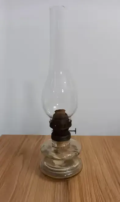Lampa naftowa szklana — praca twórcy Przemek na Freshwall Marketplace