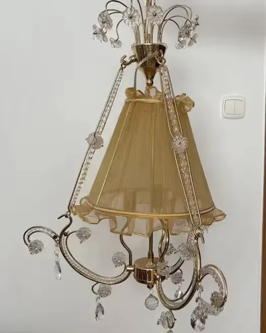 Lampa sufitowa żyrandol vintage z kryształkami — praca twórcy Denys na Freshwall Marketplace