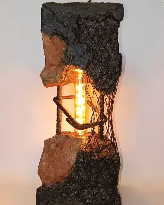 Lampa z betonu loft - SELENA -  księżycowy blask (5) 42 cm. — praca twórcy loft light na Freshwall Marketplace