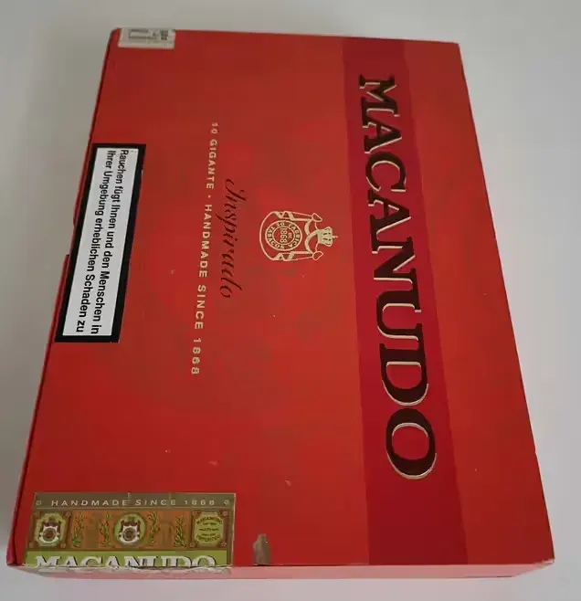 MACANUDO INSPIRADO Drewniane pudełko na cygara — praca twórcy Andrzej na Freshwall Marketplace