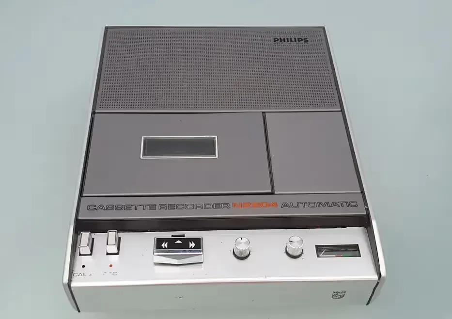 Magnetofon reporterski Philips N2204 — praca twórcy Skarby-czasu na Freshwall Marketplace