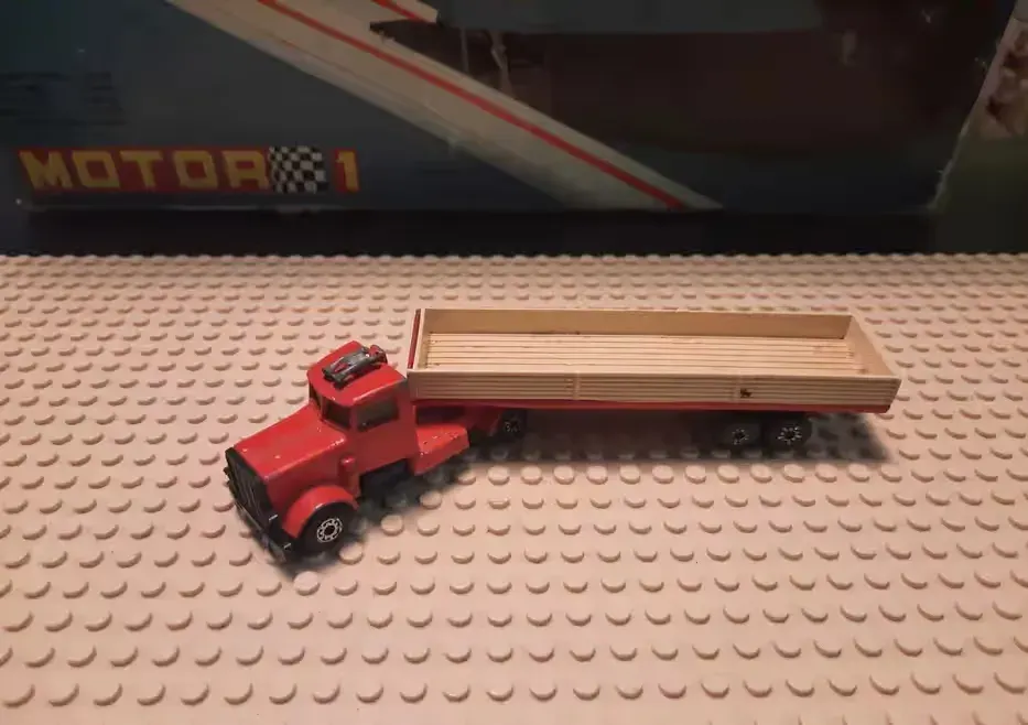Matchbox Convoy Peterbilt Long Haul Trailer Przyczepa — praca twórcy Rafał na Freshwall Marketplace