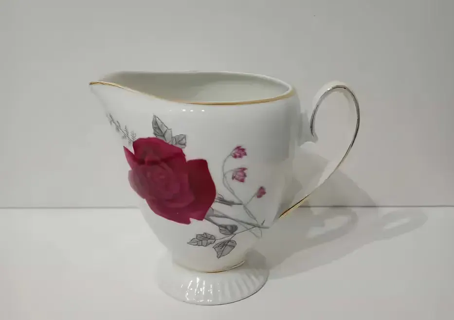 Mlecznik Chodzież 150ml - unikat - kolekcja Regina Czerwona róża — praca twórcy Robert na Freshwall Marketplace