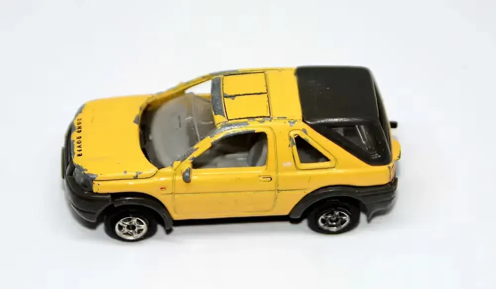 Model Resorak Auto Land Rover Freelander 1:60 Welly 2001 — praca twórcy RIIDII na Freshwall Marketplace