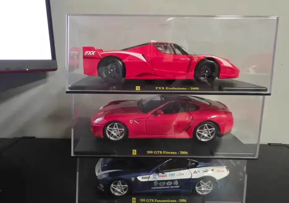 Modele samochodów 1:24 Ferrari OPIS!!! — praca twórcy Mikołaj na Freshwall Marketplace