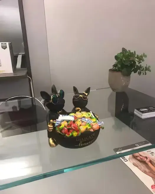 OBŁĘDNA Parka Buldogów z żywicy FIGURKA | Wysyłka 24h | — praca twórcy Mateusz na Freshwall Marketplace