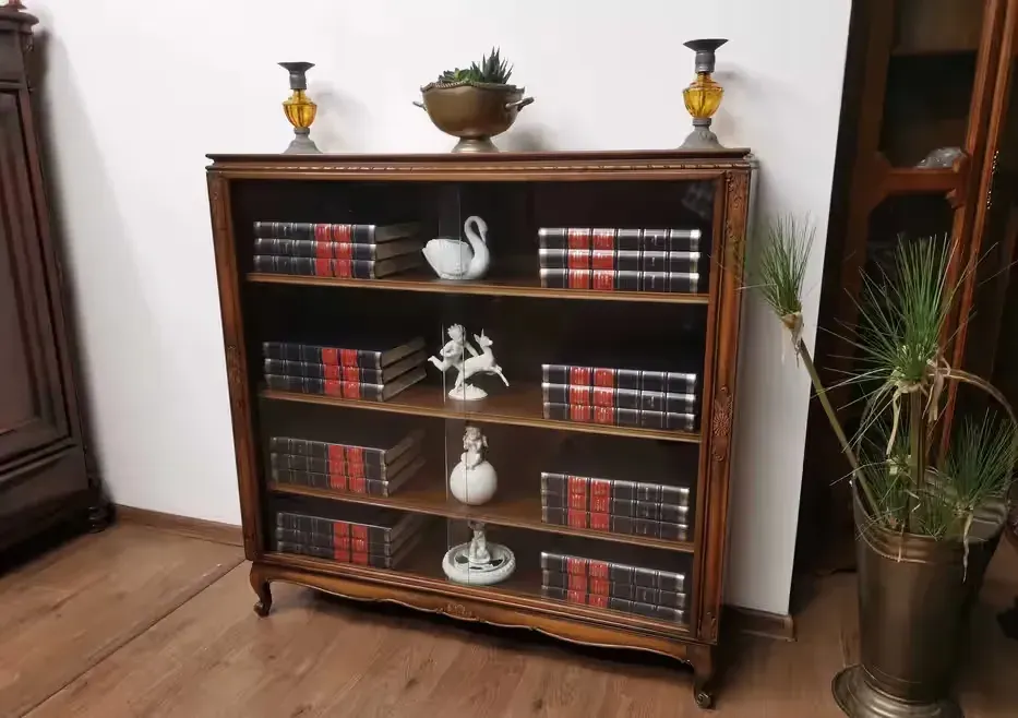 Orzechowa  witrynka serwantka  biblioteczka regał  938/2026 — praca twórcy Jakub na Freshwall Marketplace