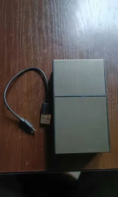 papierośnica  na 20 papierosów z zapalniczką żarową ładowana usb — praca twórcy Ania na Freshwall Marketplace
