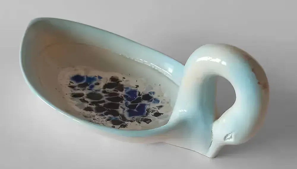 Patera ceramiczna łabędź. — praca twórcy Andrzej Chilmon na Freshwall Marketplace