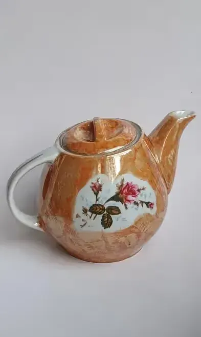 Piękny porcelanowy imbryk do herbaty, marmurek, New Look, Lubiana, vintage — praca twórcy Monika na Freshwall Marketplace
