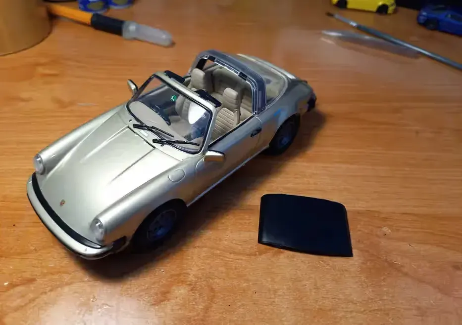 Porsche Carrera 911 Targa Turbo 1:24 — praca twórcy Emilian na Freshwall Marketplace