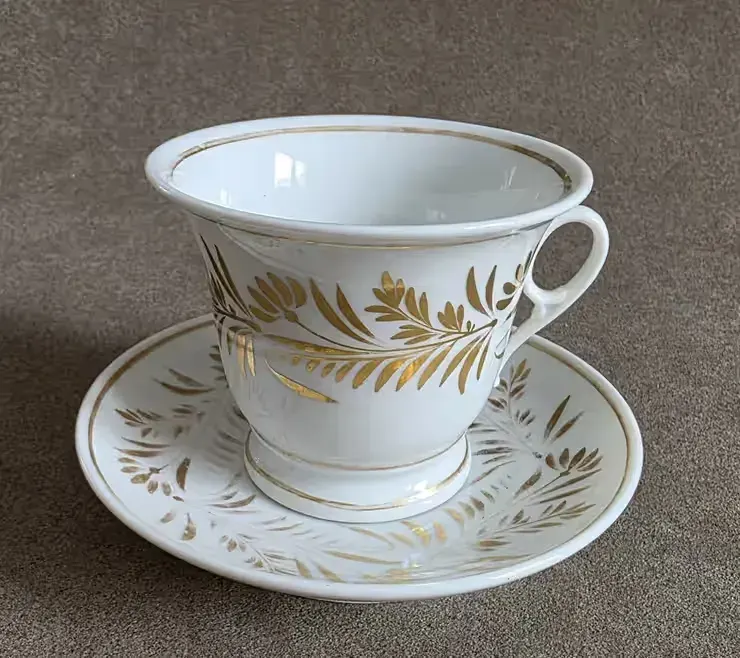 Przedwojenna, bardzo duża, porcelanowa filizanka — praca twórcy Maciej Majcher na Freshwall Marketplace