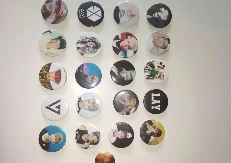 Przypinki kpop — praca twórcy Edyta na Freshwall Marketplace