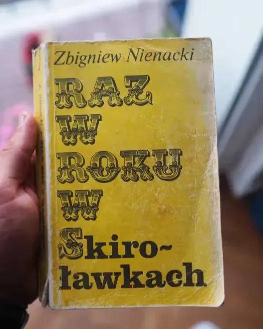 Raz w roku w Skiroławkach - Zbigniew Nienacki — praca twórcy Wito na Freshwall Marketplace