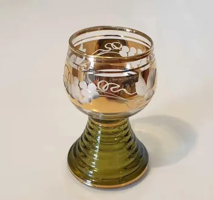 Retro Vintage Kieliszek 50 ml zielono - złoty motyw winorośli Remer — praca twórcy Ilona na Freshwall Marketplace