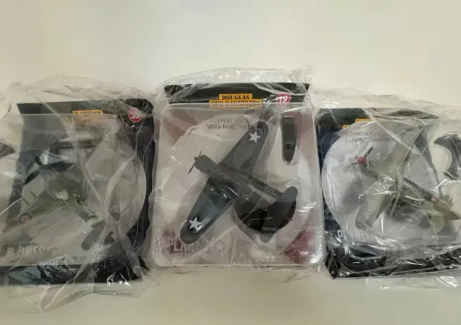 Samoloty II wojny światowej P40 Typhoon SBD Dauntless — praca twórcy Rafał na Freshwall Marketplace