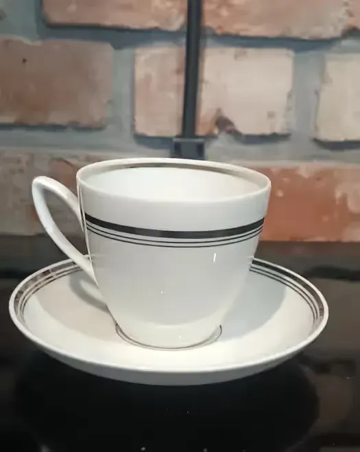 Serwis Aldona Chodzież z lat 80 filiżanka ze spodkiem — praca twórcy karolina na Freshwall Marketplace