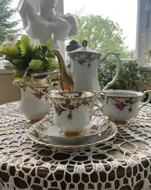 Serwis porcelanowy Iwona na 12 osob — praca twórcy Paulina na Freshwall Marketplace