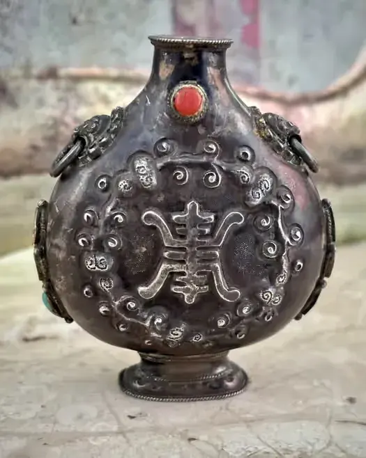 Srebrna tabakierka (pr. 800). Mongolia XIX wiek, unikat — praca twórcy Beata na Freshwall Marketplace