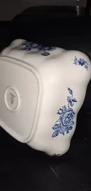 Stara Misa w niebieskie róże  z porcelany Bavaria — praca twórcy Magdalena na Freshwall Marketplace
