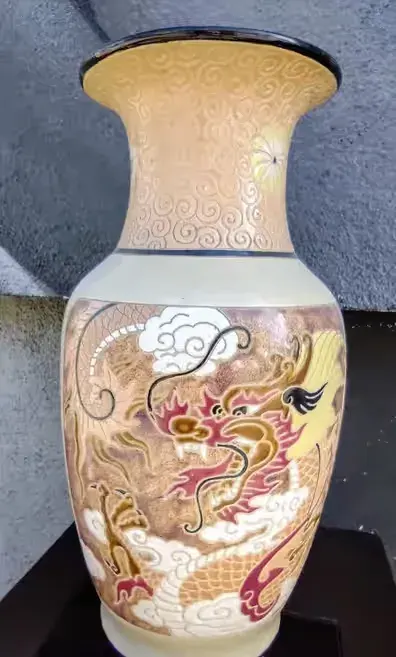 Stara porcelana wazon — praca twórcy Edyta na Freshwall Marketplace