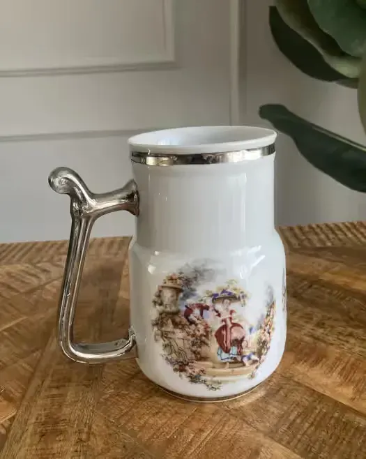 Stary kufel porcelanowy Vintage Walbrzych — praca twórcy Adorostoria na Freshwall Marketplace