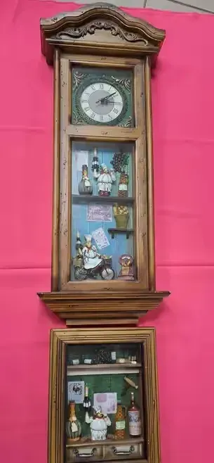 Stary zegar na ścianę retro — praca twórcy magda na Freshwall Marketplace