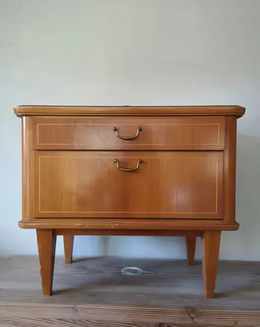 Szafka nocna vintage lata 60-70 ze szklanym blatem — praca twórcy Paweł na Freshwall Marketplace