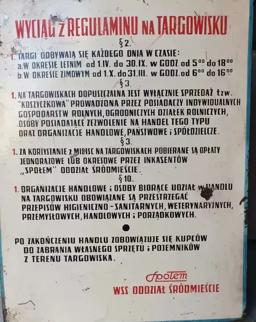 Tablica informacyjna stara komuna wczesny Gierek — praca twórcy Przemek na Freshwall Marketplace