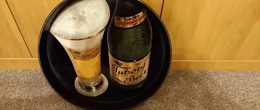 Taca Tuborg z początku lat 80 — praca twórcy Marek na Freshwall Marketplace