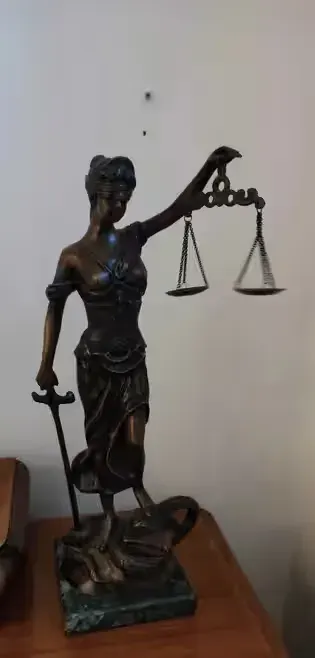 Temida figura stan idealny — praca twórcy Tomasz na Freshwall Marketplace
