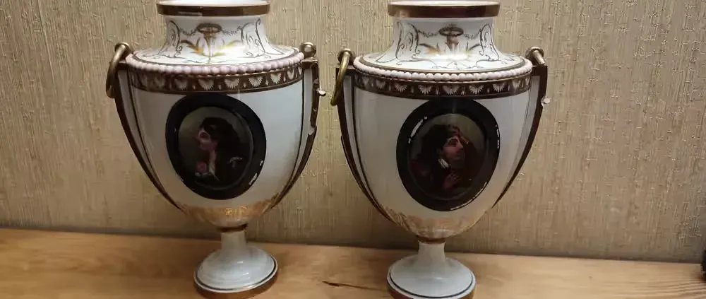 Tristal i Izolda para empirowych waz z porcelany — praca twórcy Łukasz na Freshwall Marketplace
