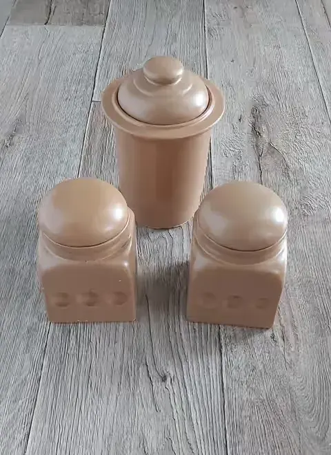 Trzy ceramiczne pojemniki - Bolesławiec — praca twórcy Andrzej na Freshwall Marketplace