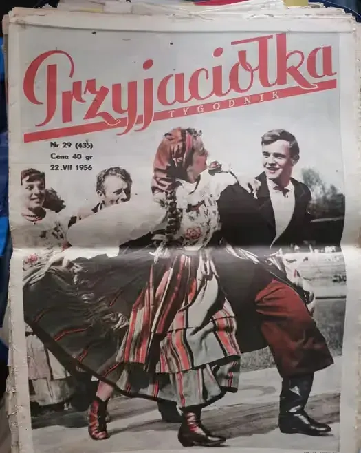 Tygodnik przyjaciółka z roku 1955 oraz 1956 — praca twórcy Piotr na Freshwall Marketplace