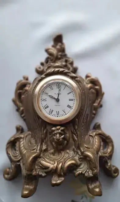 Zegar vintage PRL mosiądz — praca twórcy Benia na Freshwall Marketplace